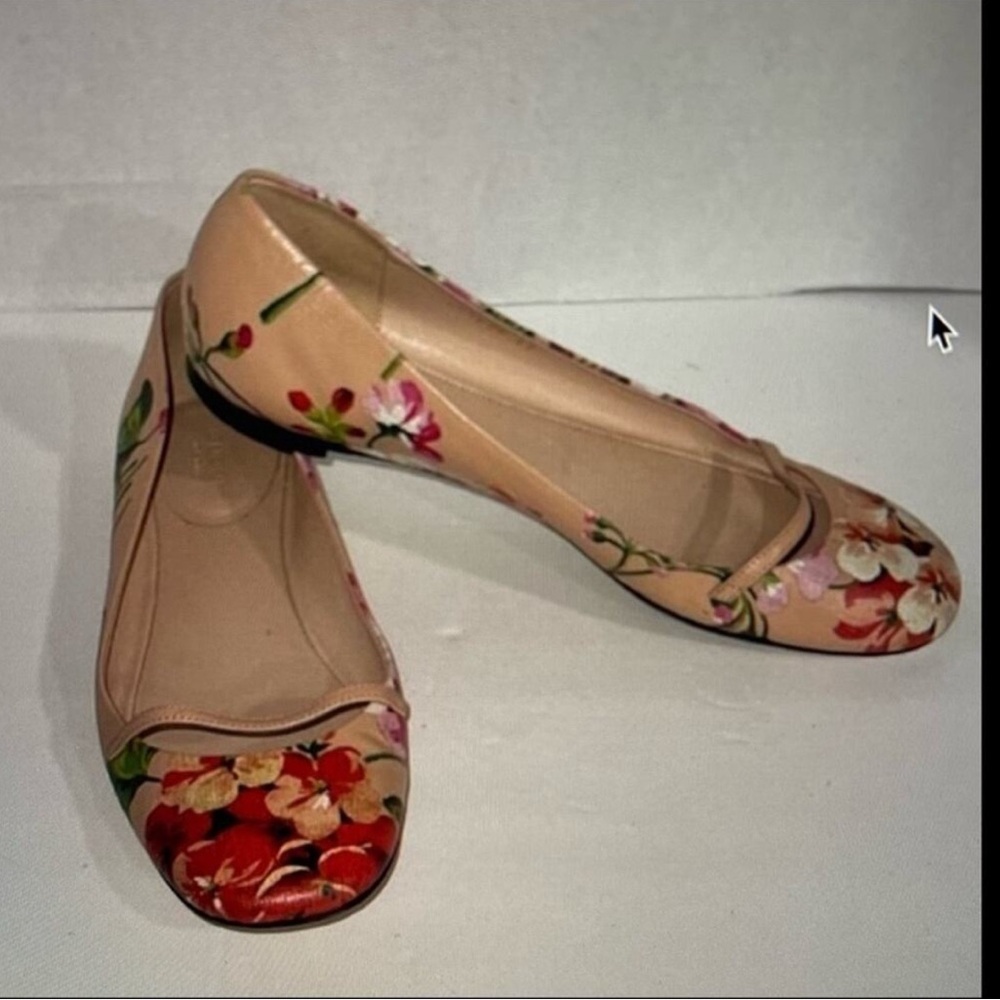 Gucci Floral Shanghai Blooms Leather Flat Shoes Size 39